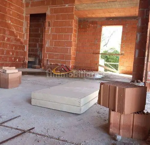 Casa indipendente in vendita a Arezzo