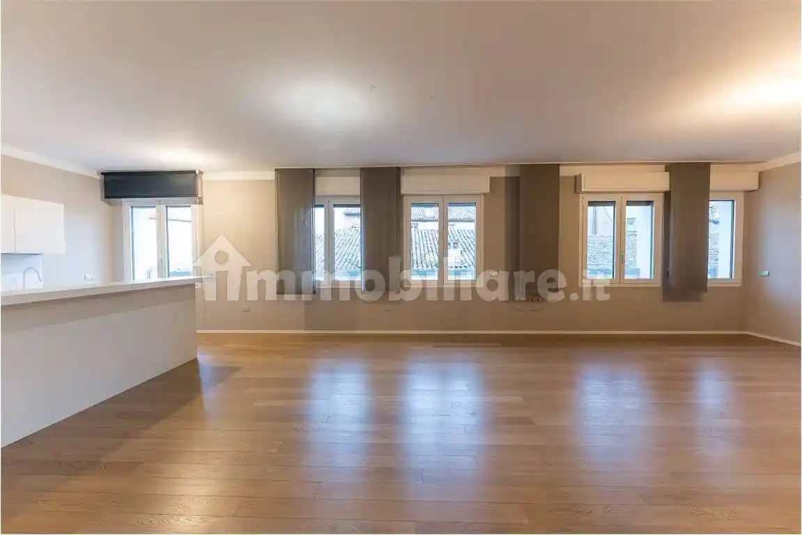 Appartamento ottimo stato, quarto piano, Centro Storico, Modena - foto 3