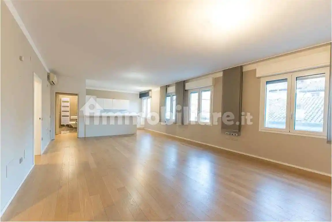 Appartamento ottimo stato, quarto piano, Centro Storico, Modena - foto 4