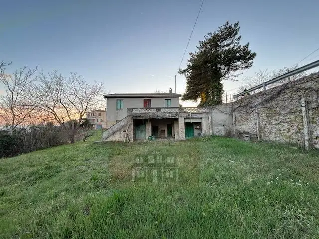 Rustico - Casale in vendita a Carassai