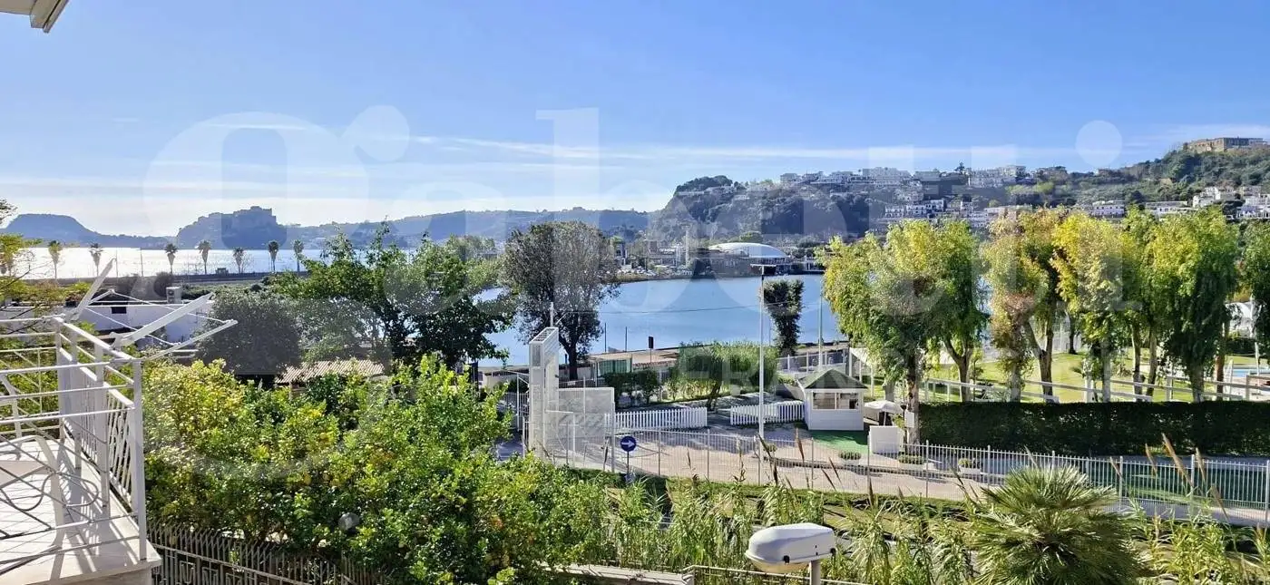 Appartamento in vendita a Pozzuoli