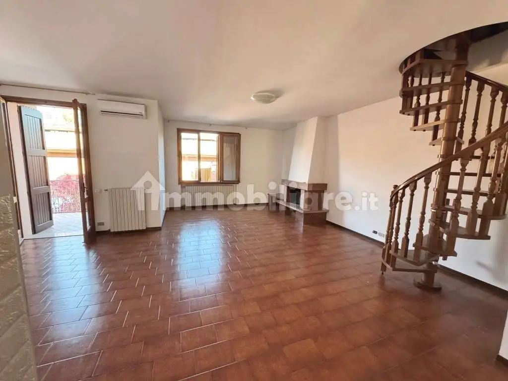 Appartamento via Sinistra Guerro 18/a, Centro, Castelvetro di Modena - foto 2