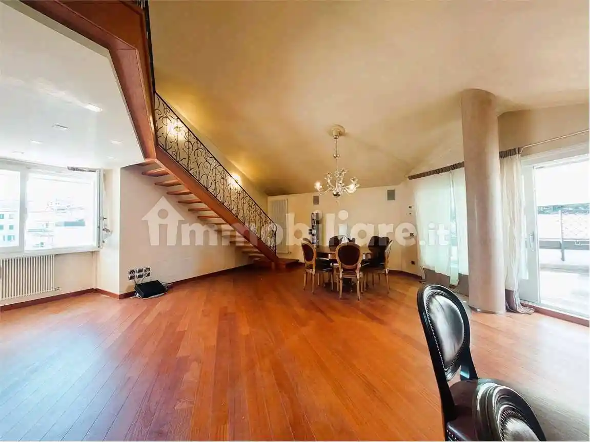 Attico buono stato, 190 m², Duomo, Treviso - foto 3