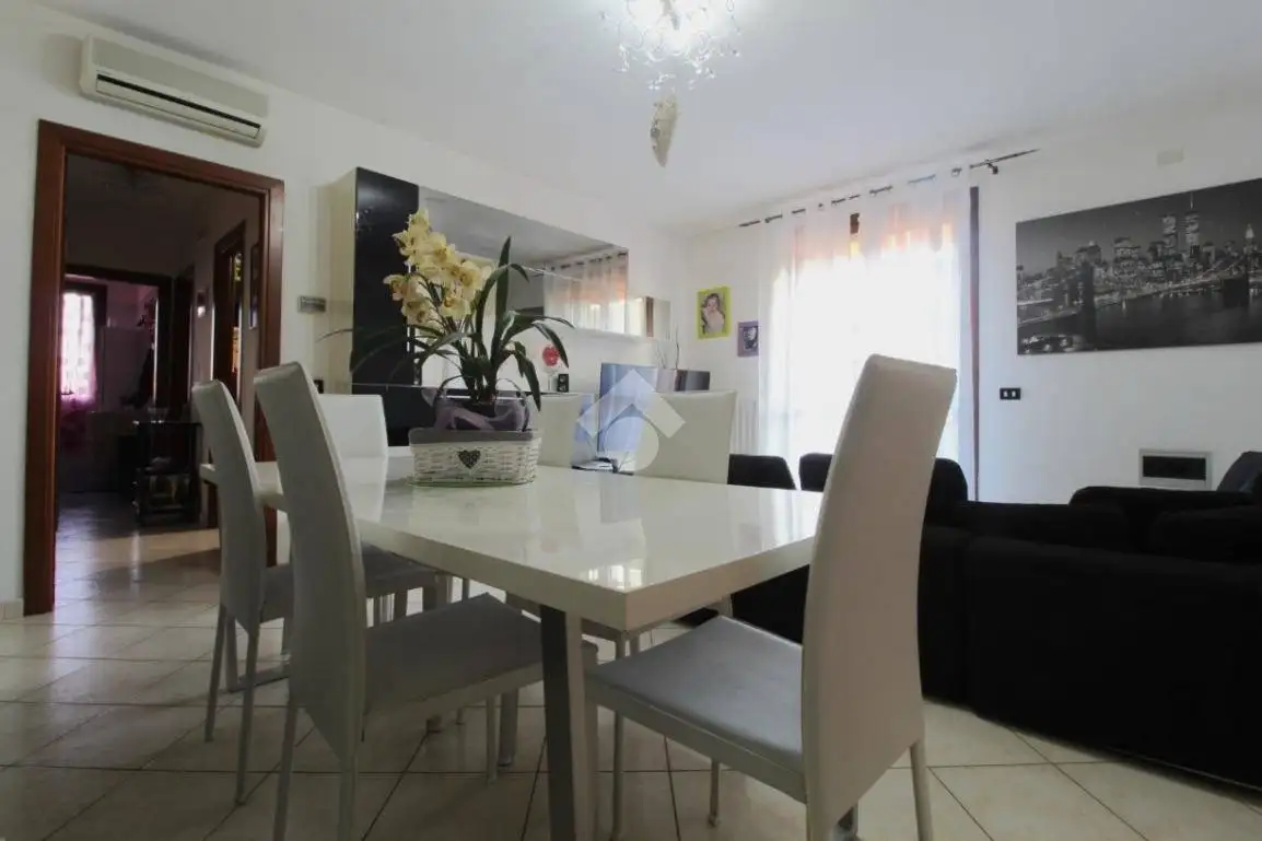 Trilocale via la Corte 6, Centro, Bagnolo in Piano - foto 3