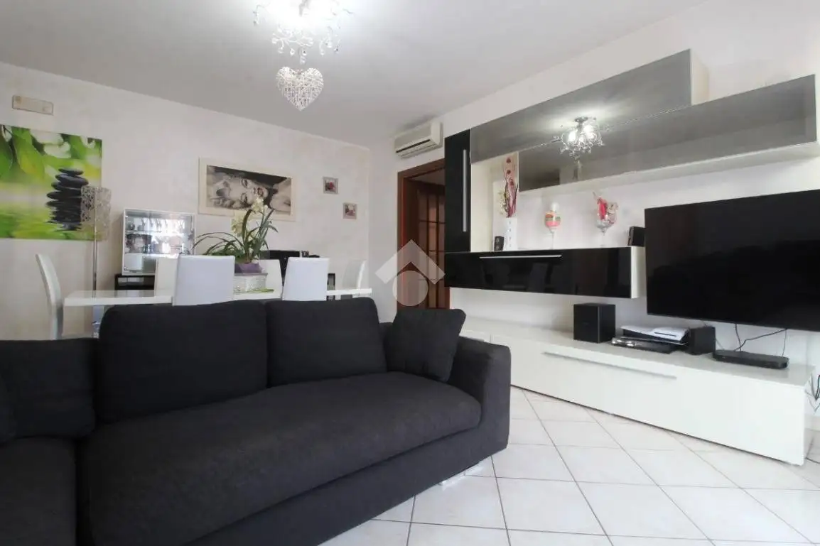 Trilocale via la Corte 6, Centro, Bagnolo in Piano - foto 4