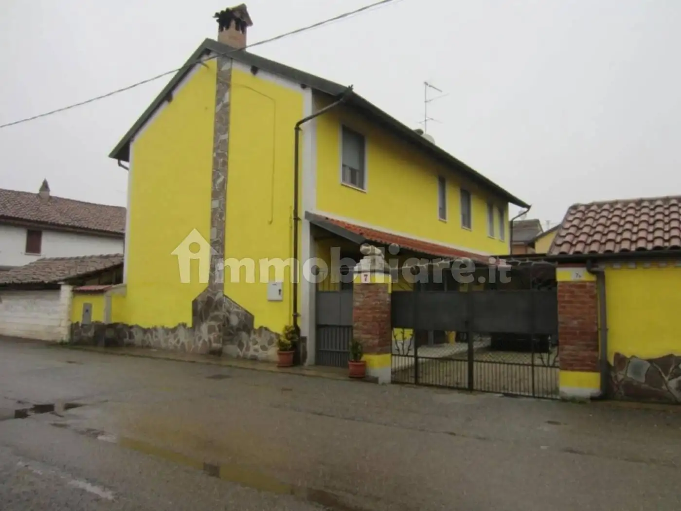 Appartamento in asta a Zeme