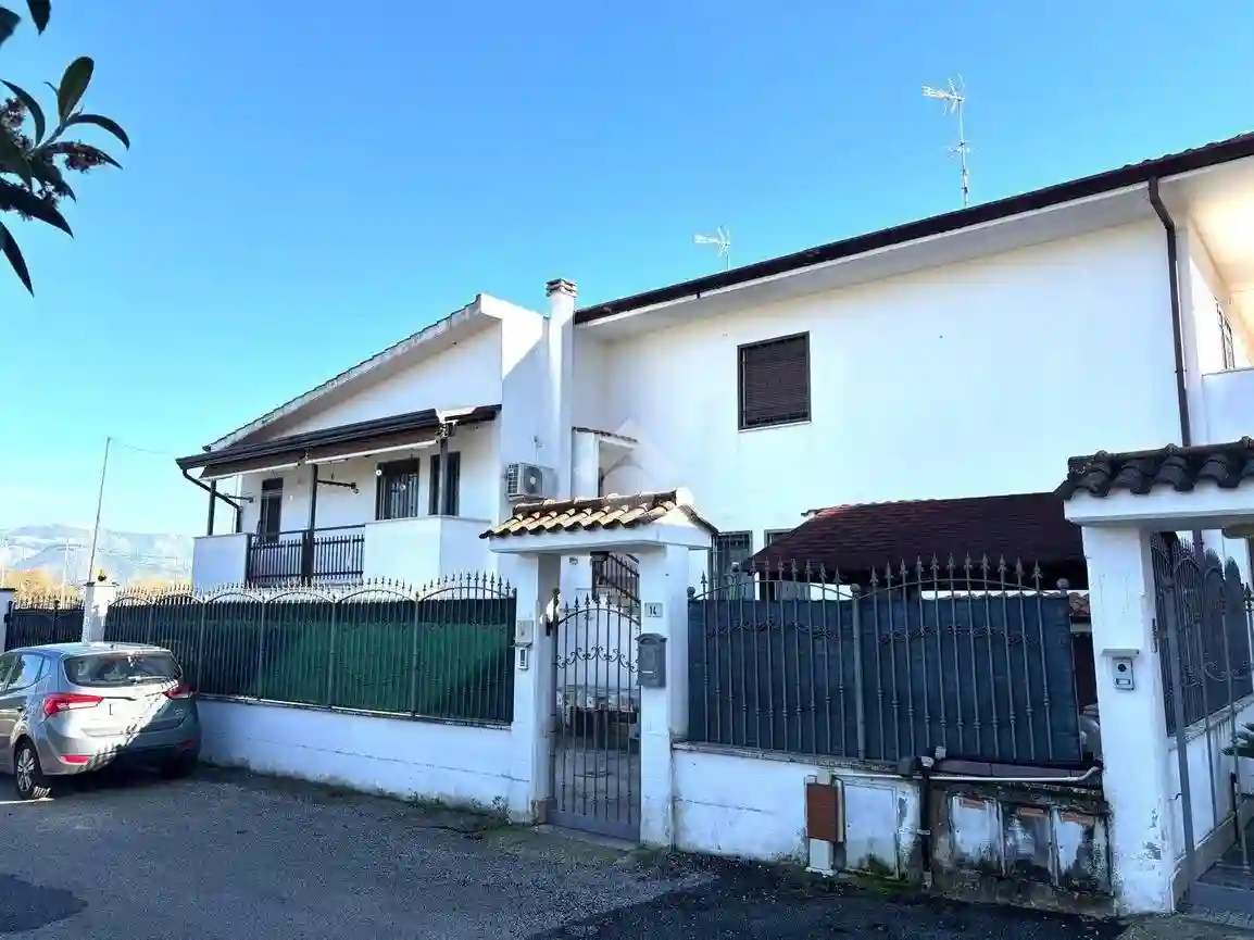 Villa bifamiliare via dei Siculi 14, Piccarello, Latina - foto 4