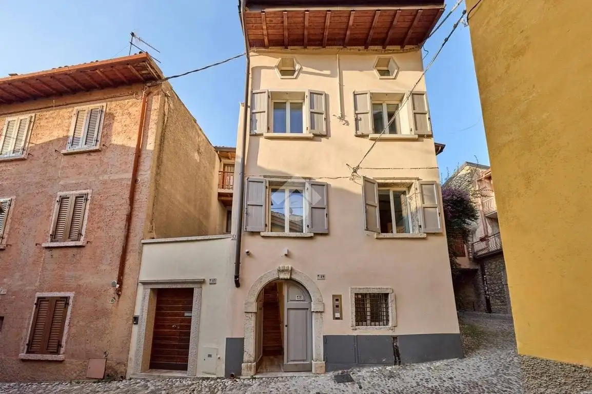 Appartamento in vendita a Malcesine