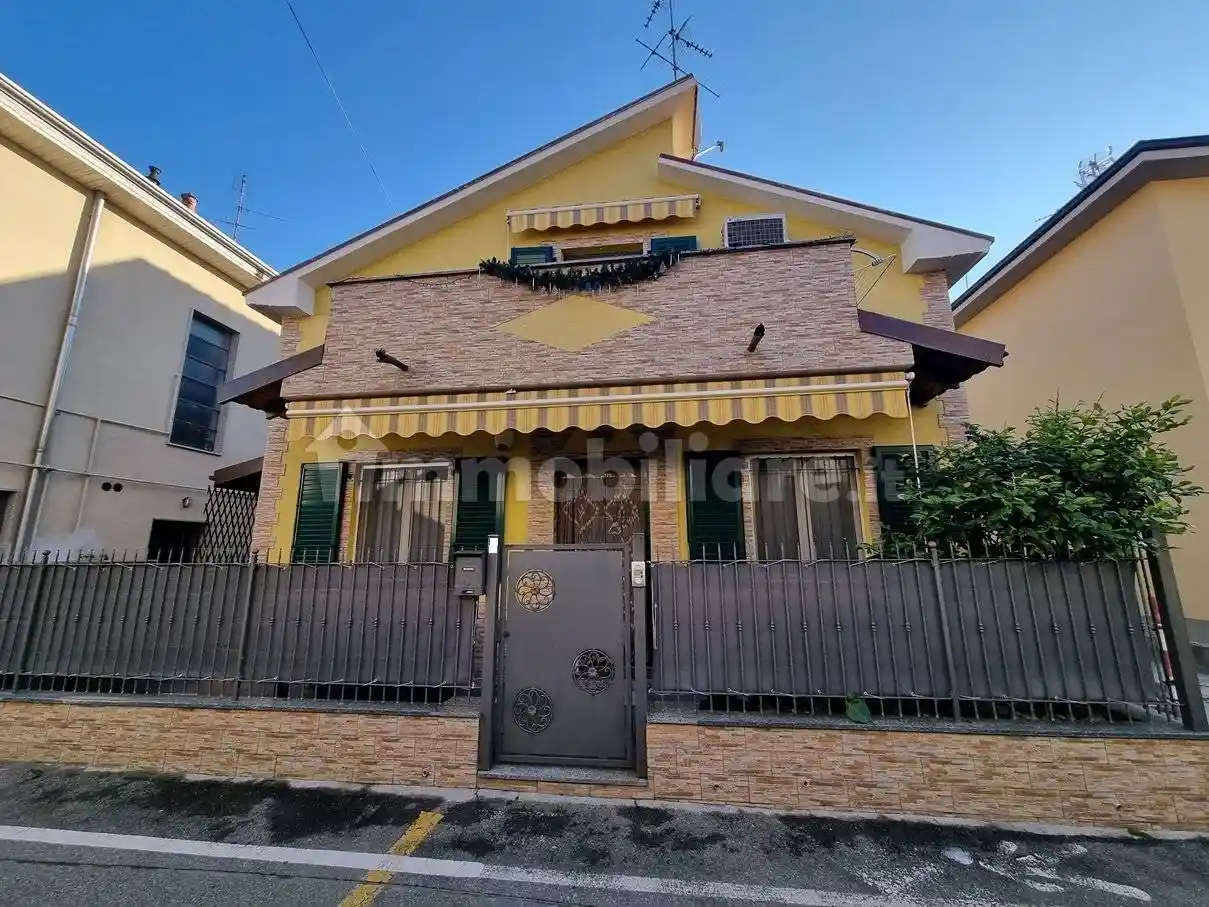 Villa in vendita a Limbiate