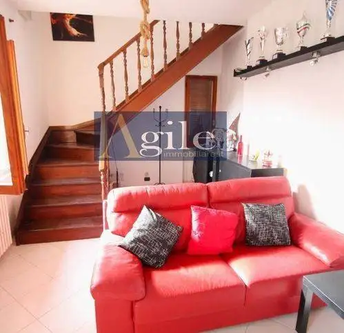 Villa in vendita a Folignano