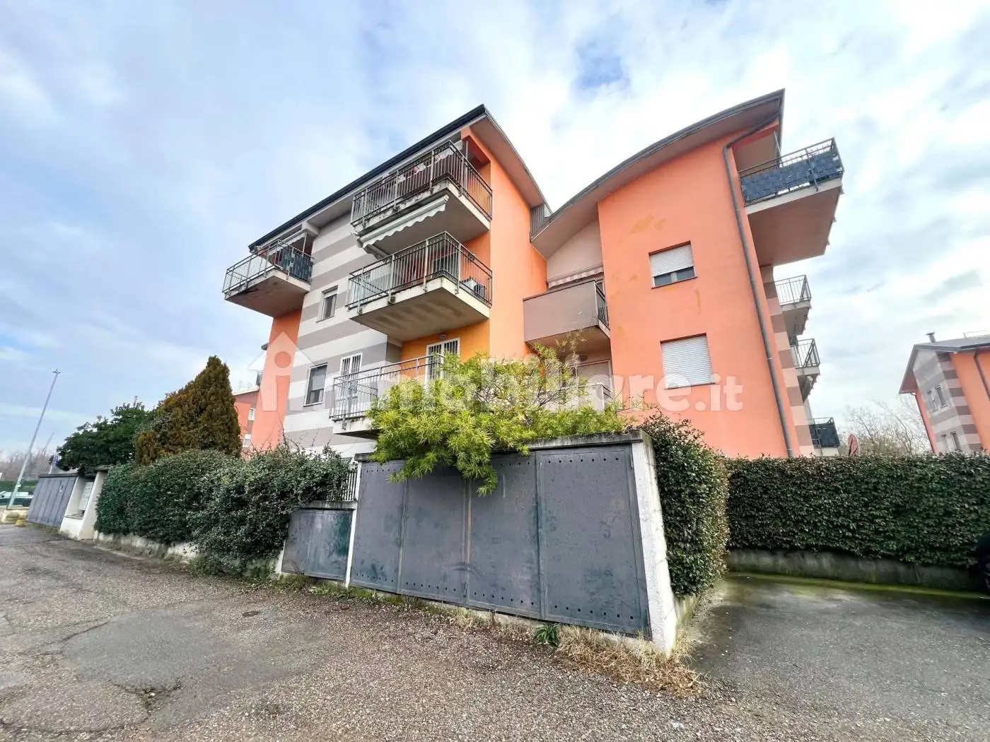 Appartamento in affitto a Lainate