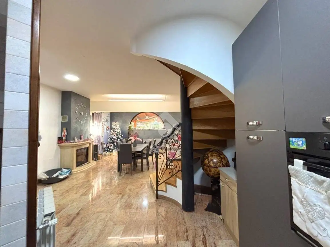 Villa plurifamiliare via Giorgio Morandi 18, Montecagnoletto, Monte Giove, Genzano di Roma - foto 4