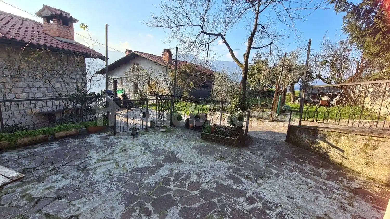 Appartamento in vendita a Monte Isola