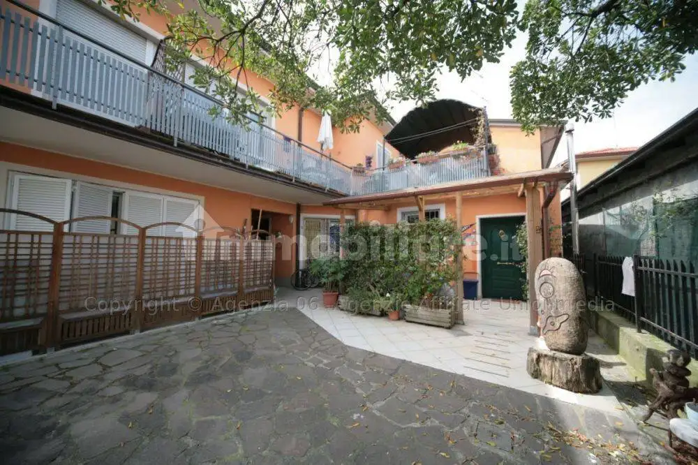 Villa in vendita a Sarzana