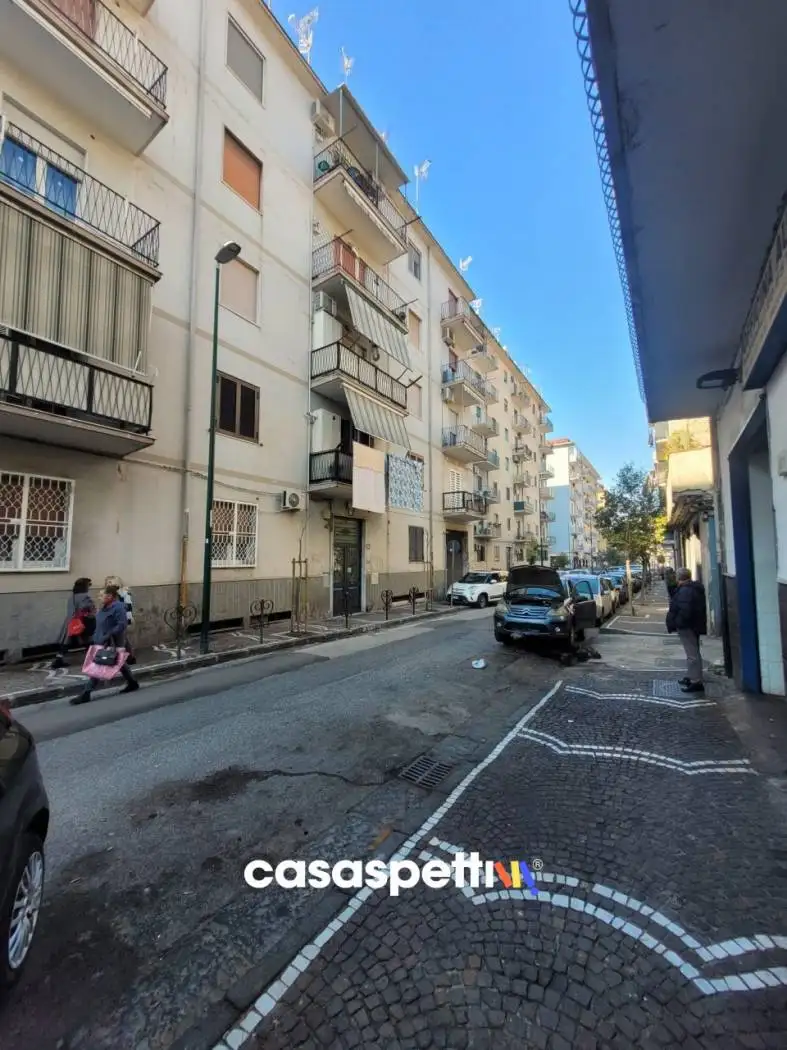 Appartamento in vendita a Napoli
