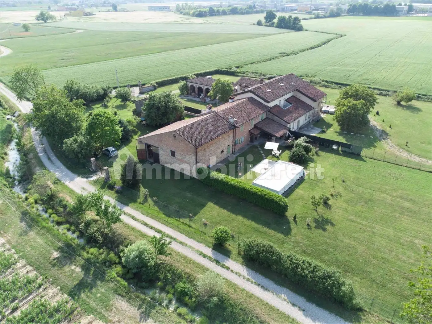 Rustico - Casale in vendita a Commessaggio