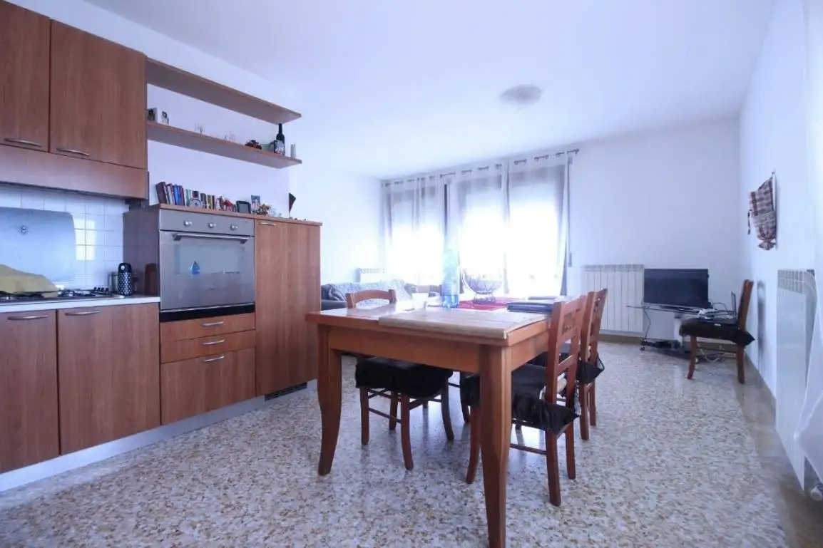 Trilocale via E. Fermi 4, Centro, Camisano Vicentino - foto 3