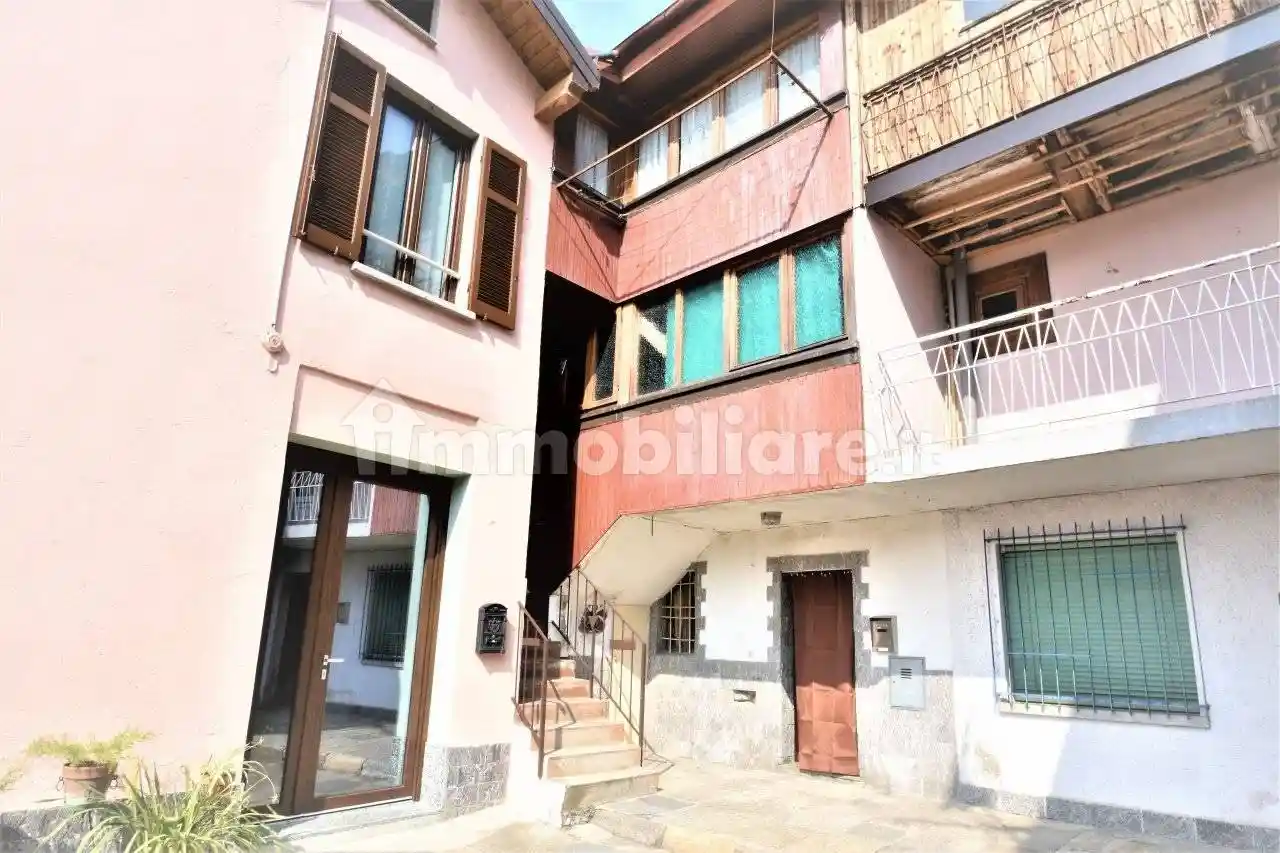 Villa in vendita a Grantola