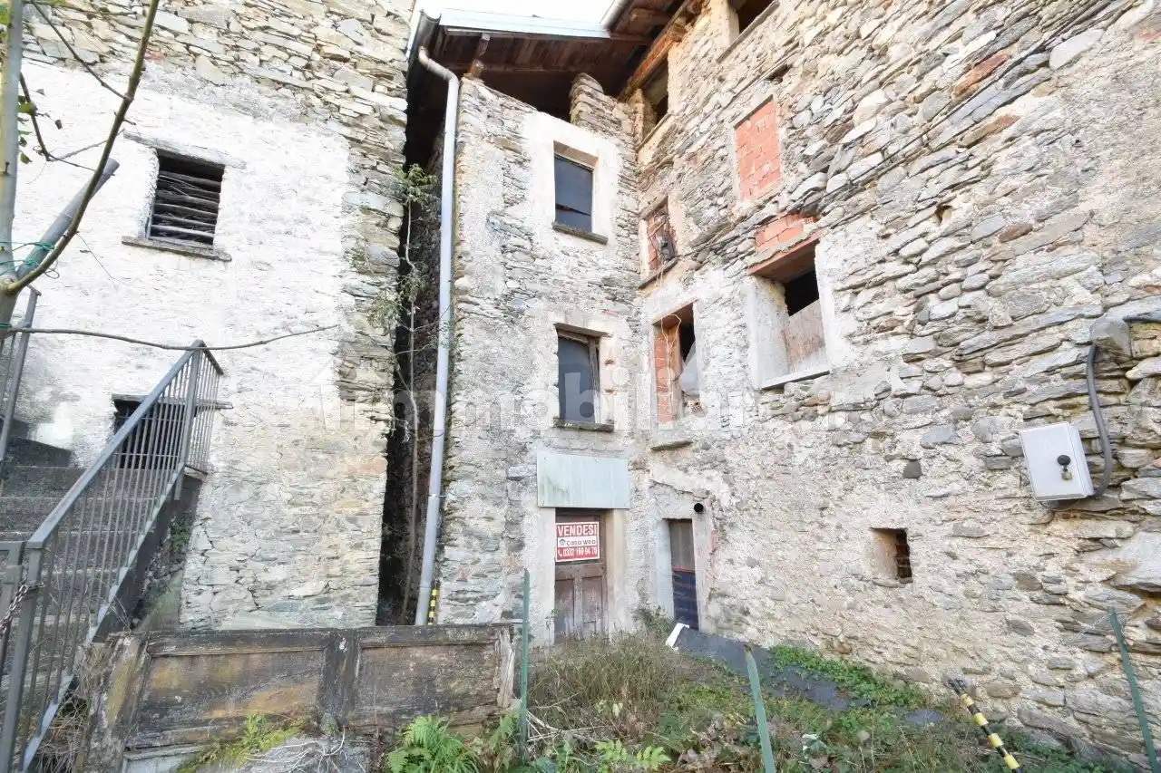 Villa in vendita a Dumenza