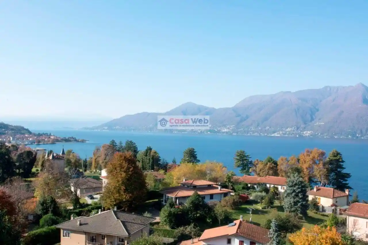 Villa in vendita a Luino