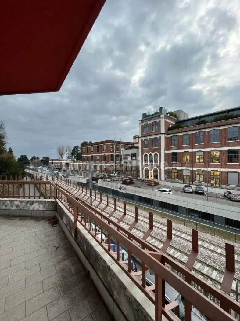 Appartamento in vendita a Lomazzo