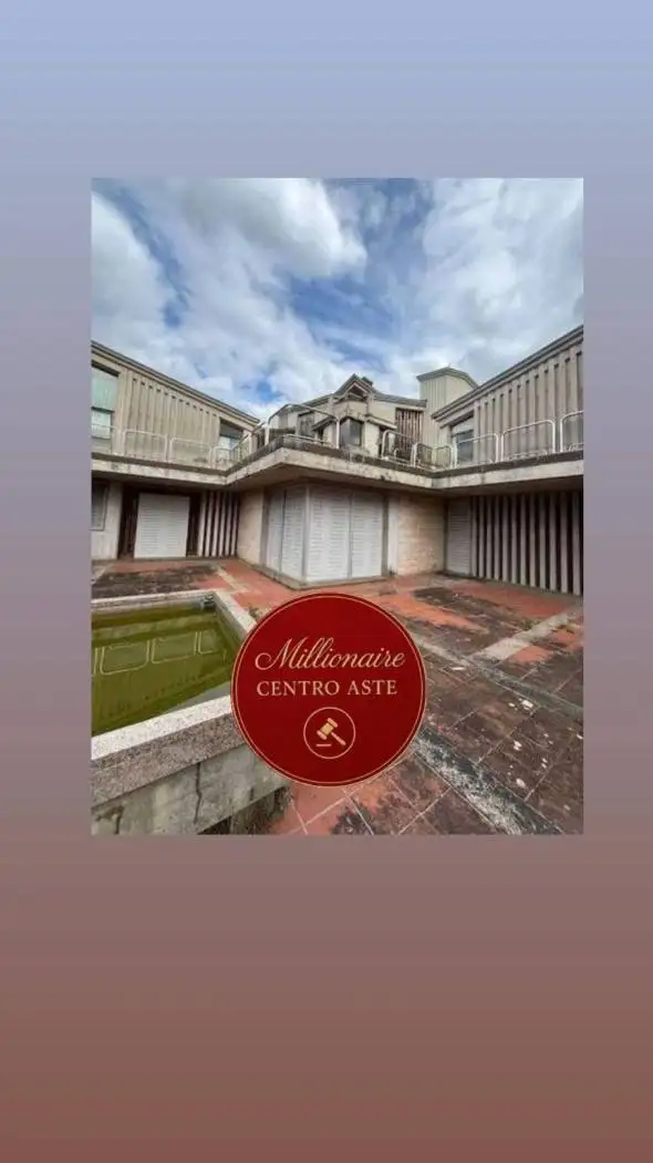 Villa in asta a Massarosa