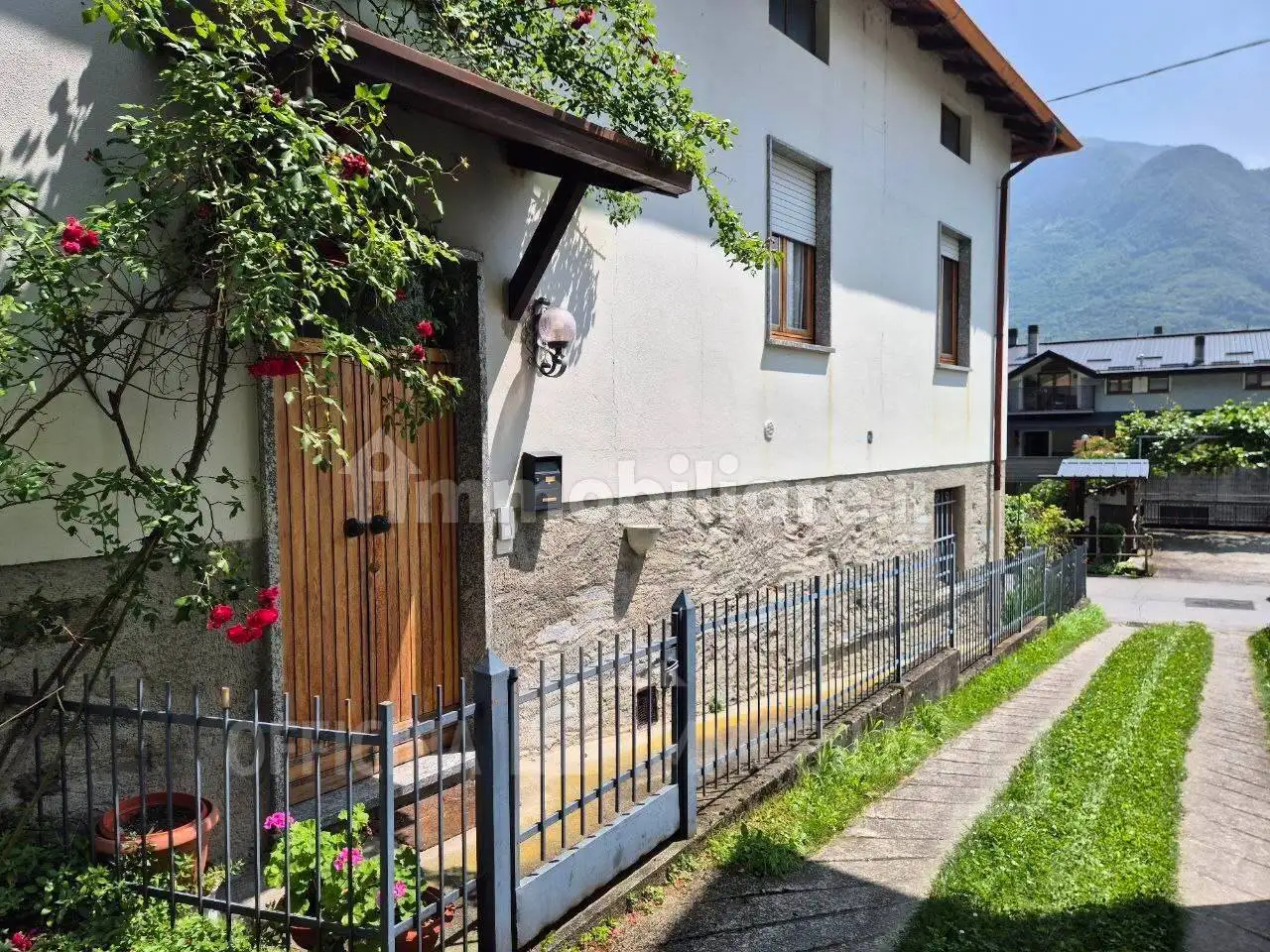 Terratetto unifamiliare via C. Visconti Venosta 61, Centro, Ardenno - foto 2