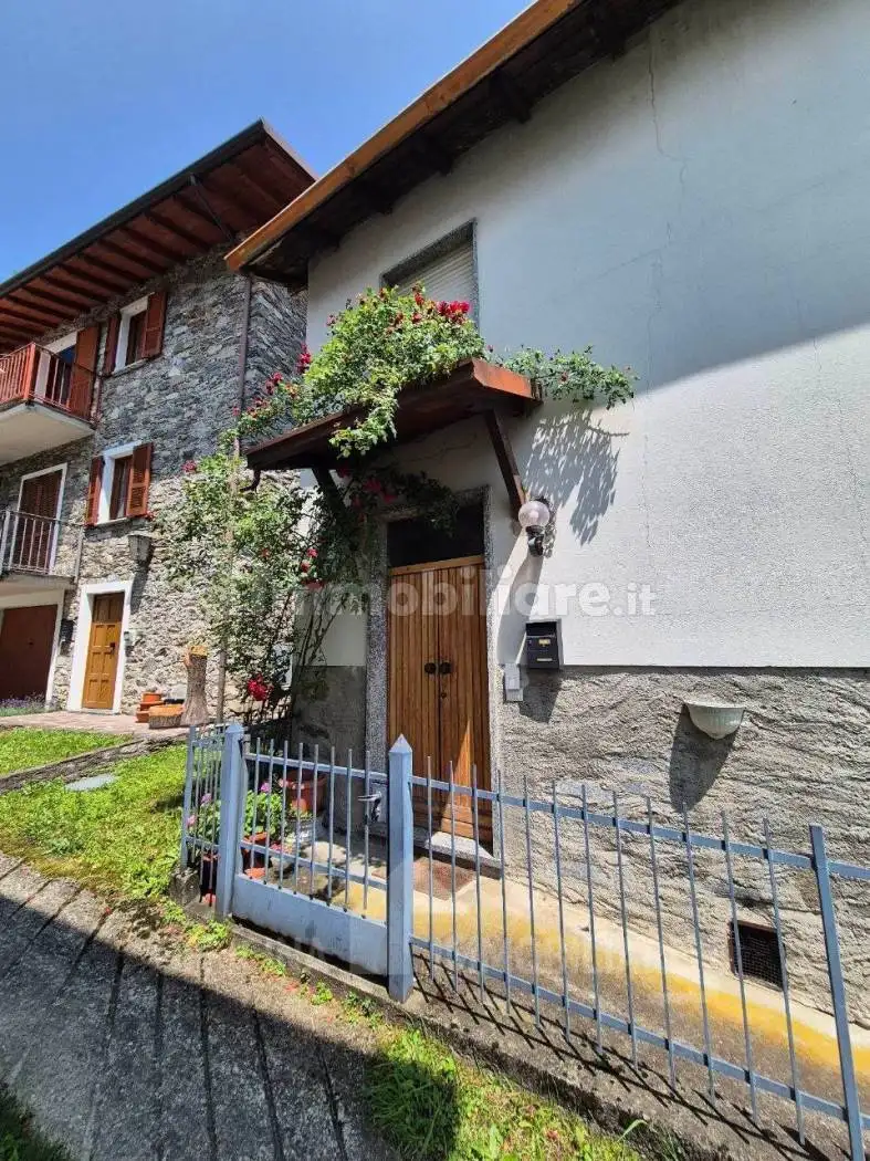 Terratetto unifamiliare via C. Visconti Venosta 61, Centro, Ardenno - foto 3