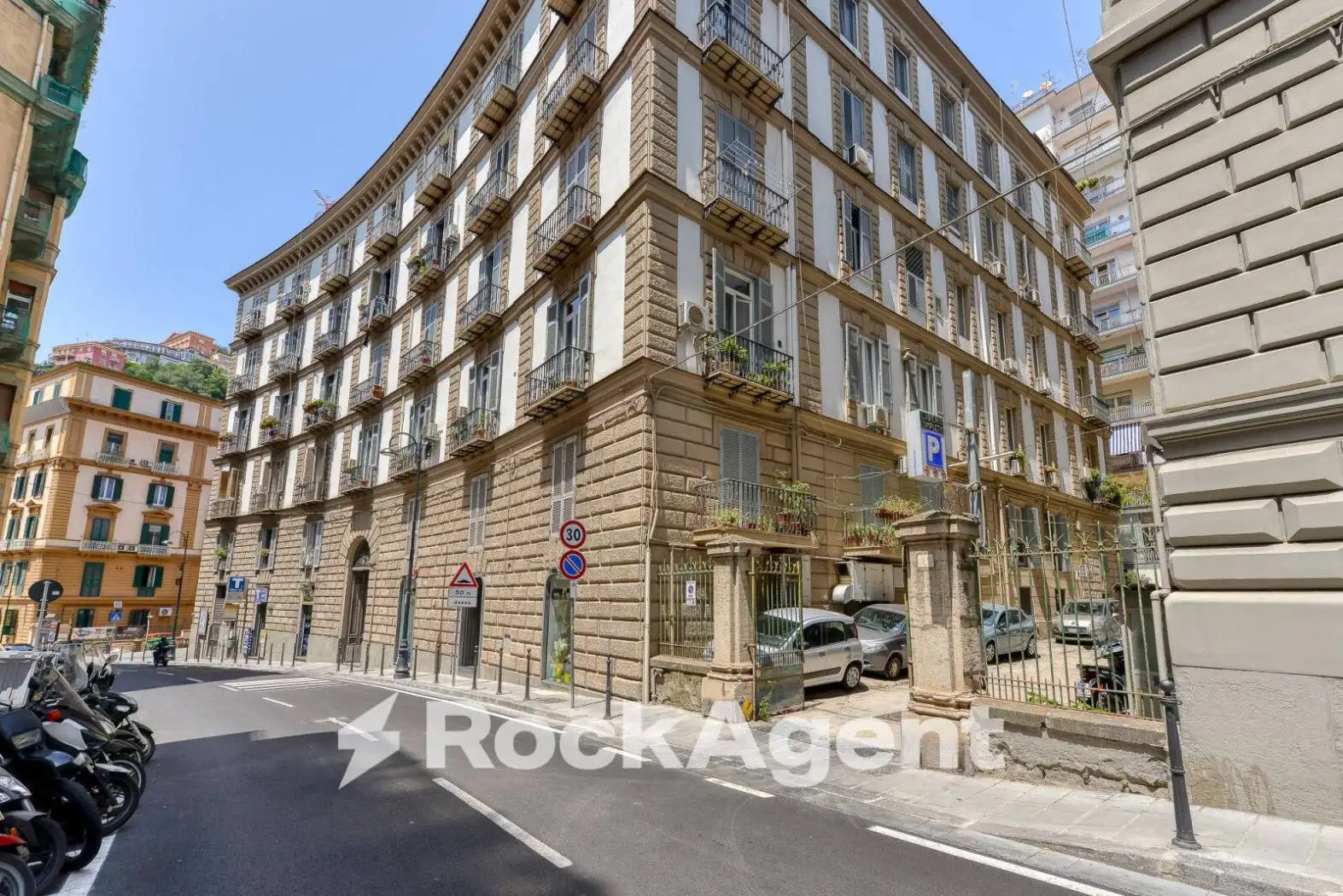 Appartamento in affitto a Napoli