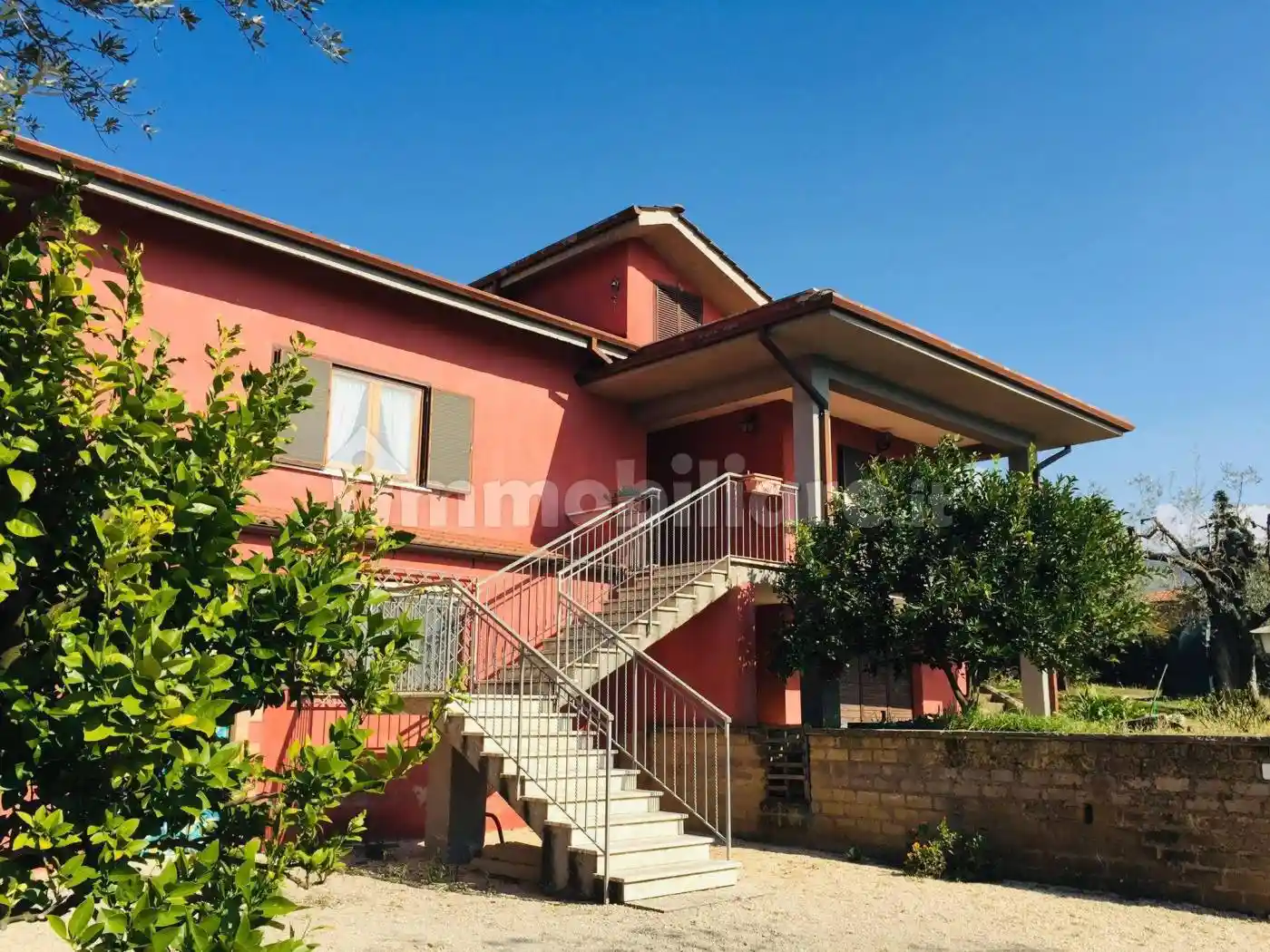 Villa unifamiliare, buono stato, 300 m², Fara in Sabina - foto 2