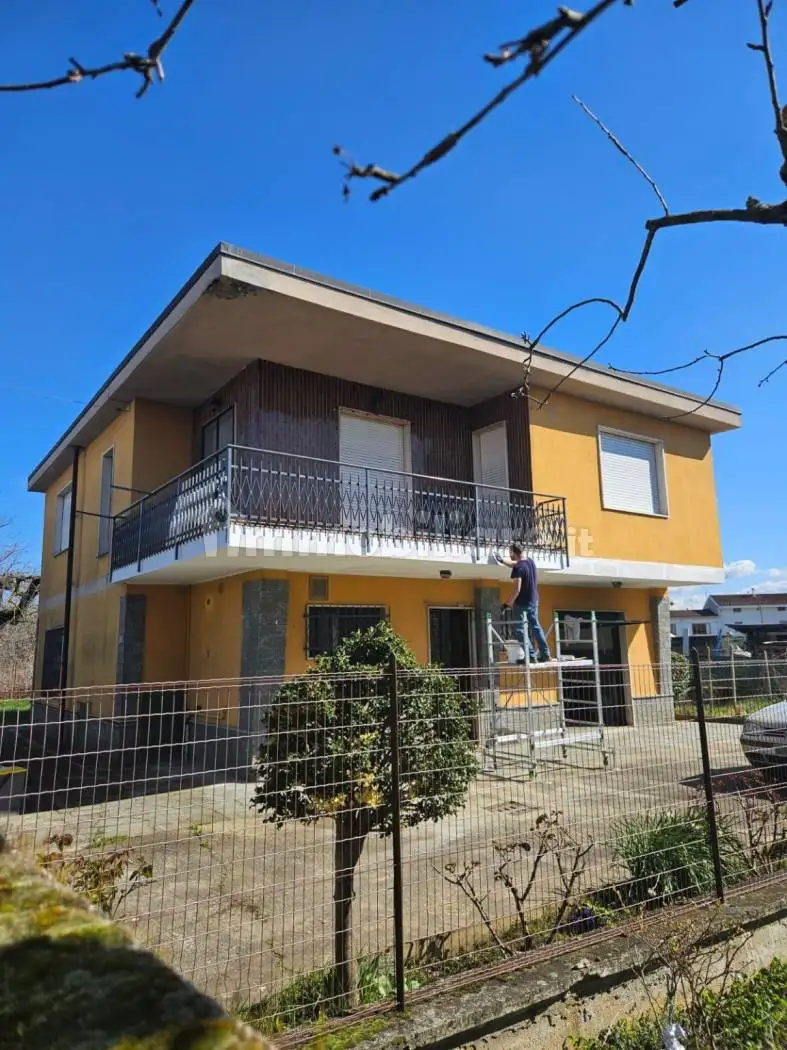 Villa in vendita a Livorno Ferraris