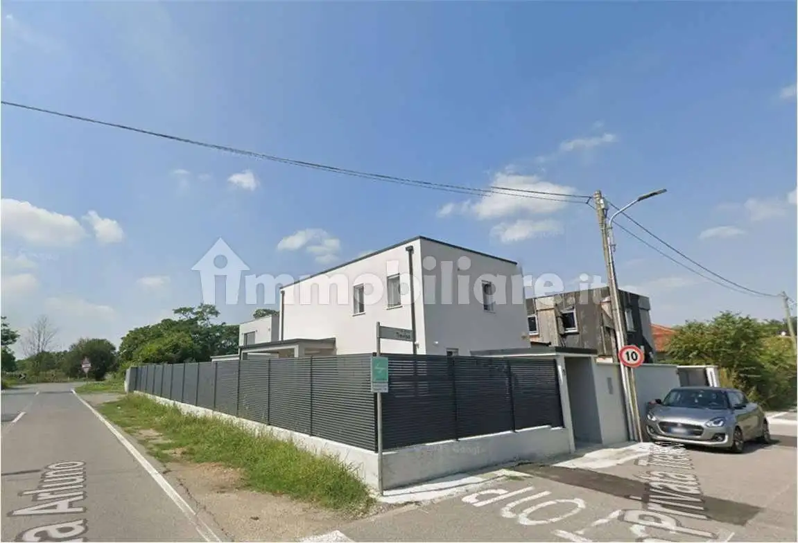 Villa in asta a Pogliano Milanese