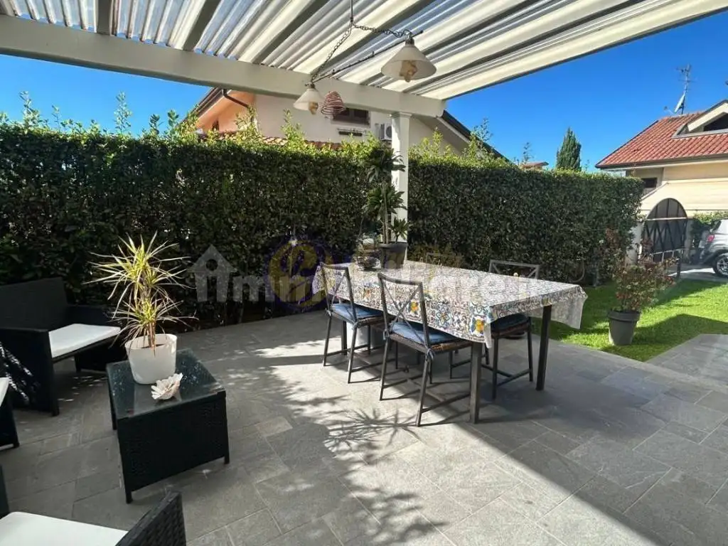 Villa in vendita a Massarosa