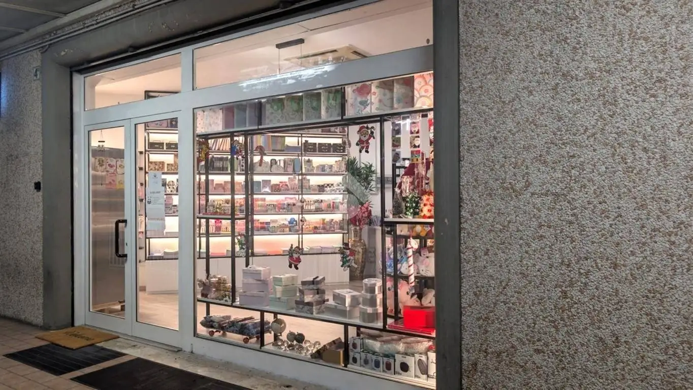 Monolocale Locale commerciale viale Valle Dell'Aniene 4, Setteville Nord, Guidonia Montecelio - foto 2