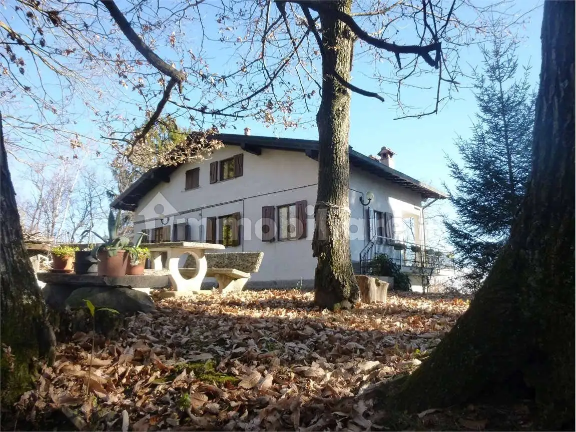 Villa in vendita a Massino Visconti