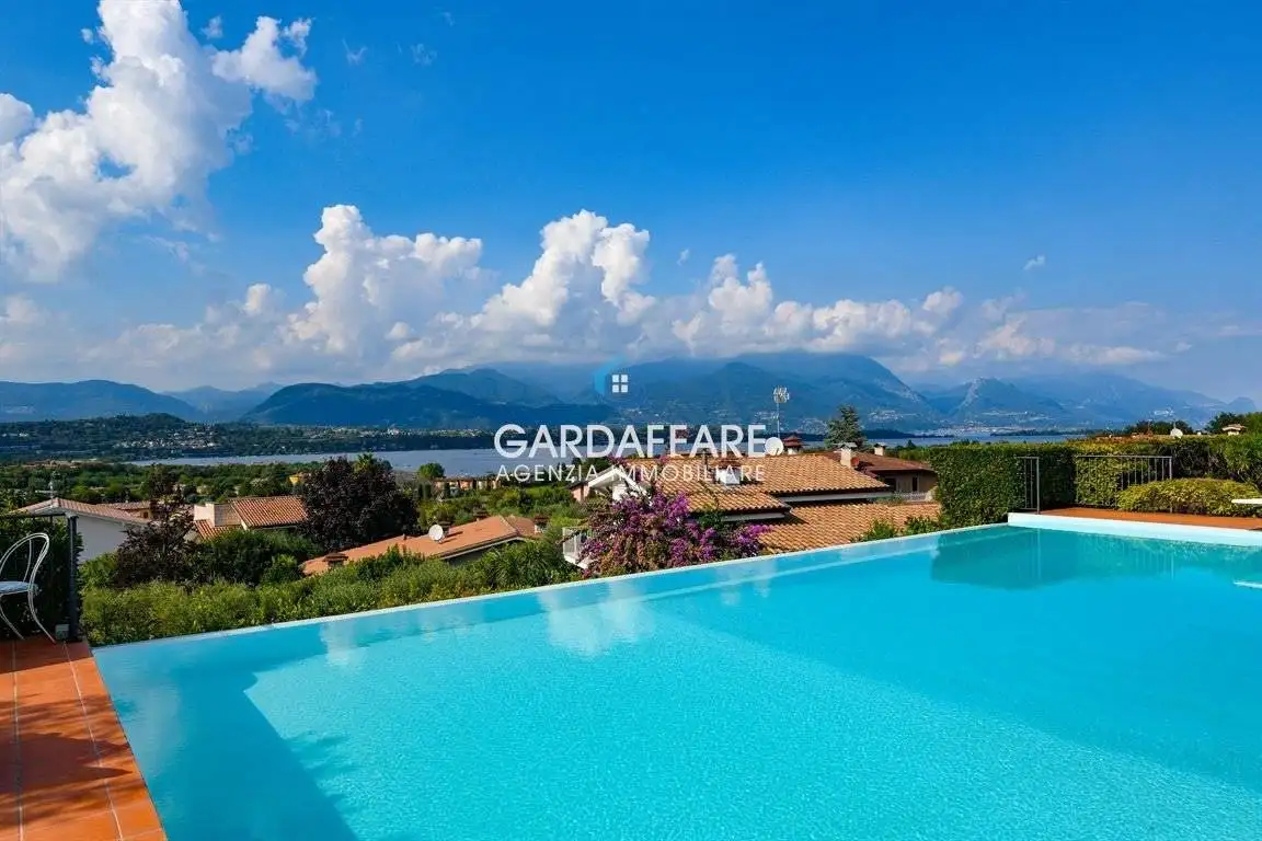 Villa in vendita a Manerba del Garda