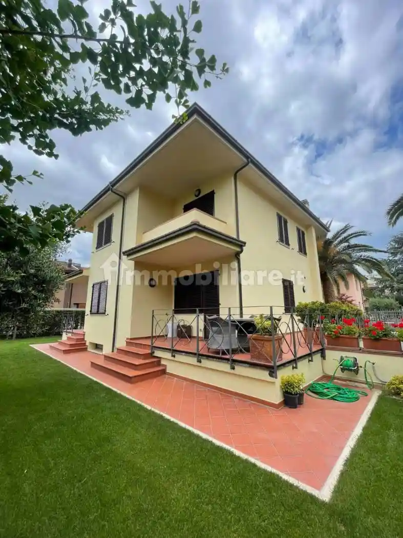 Villa in vendita a Ascoli Piceno