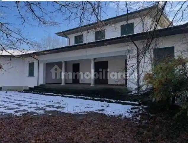 Villa in vendita a Gazzola