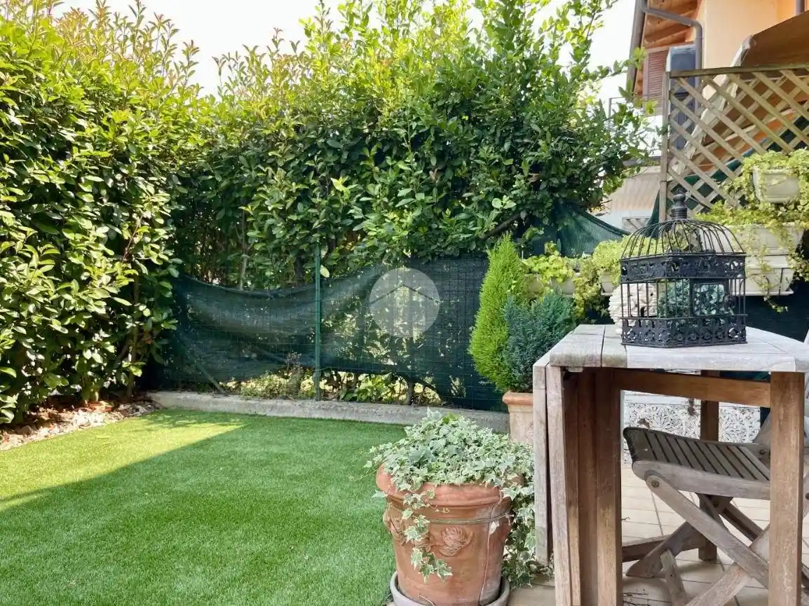 Bilocale via Padre Pio 1, Centro, Dello - foto 2