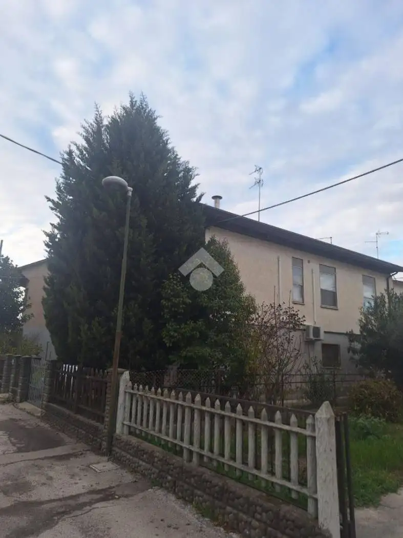 Terratetto unifamiliare via Lazio 3, Centro, Bagnacavallo - foto 2