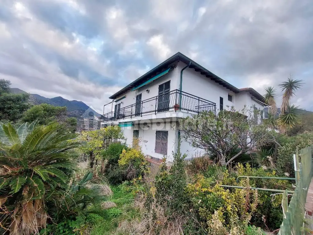 Appartamento in vendita a Borghetto Santo Spirito