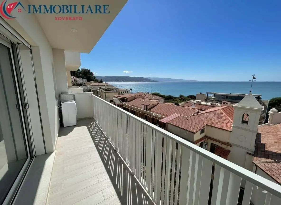 Appartamento in affitto a Soverato