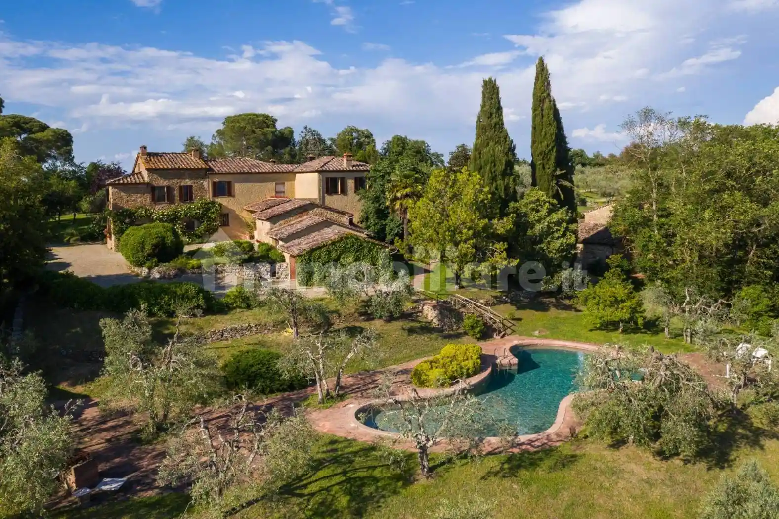 Rustico - Casale in vendita a Lucignano