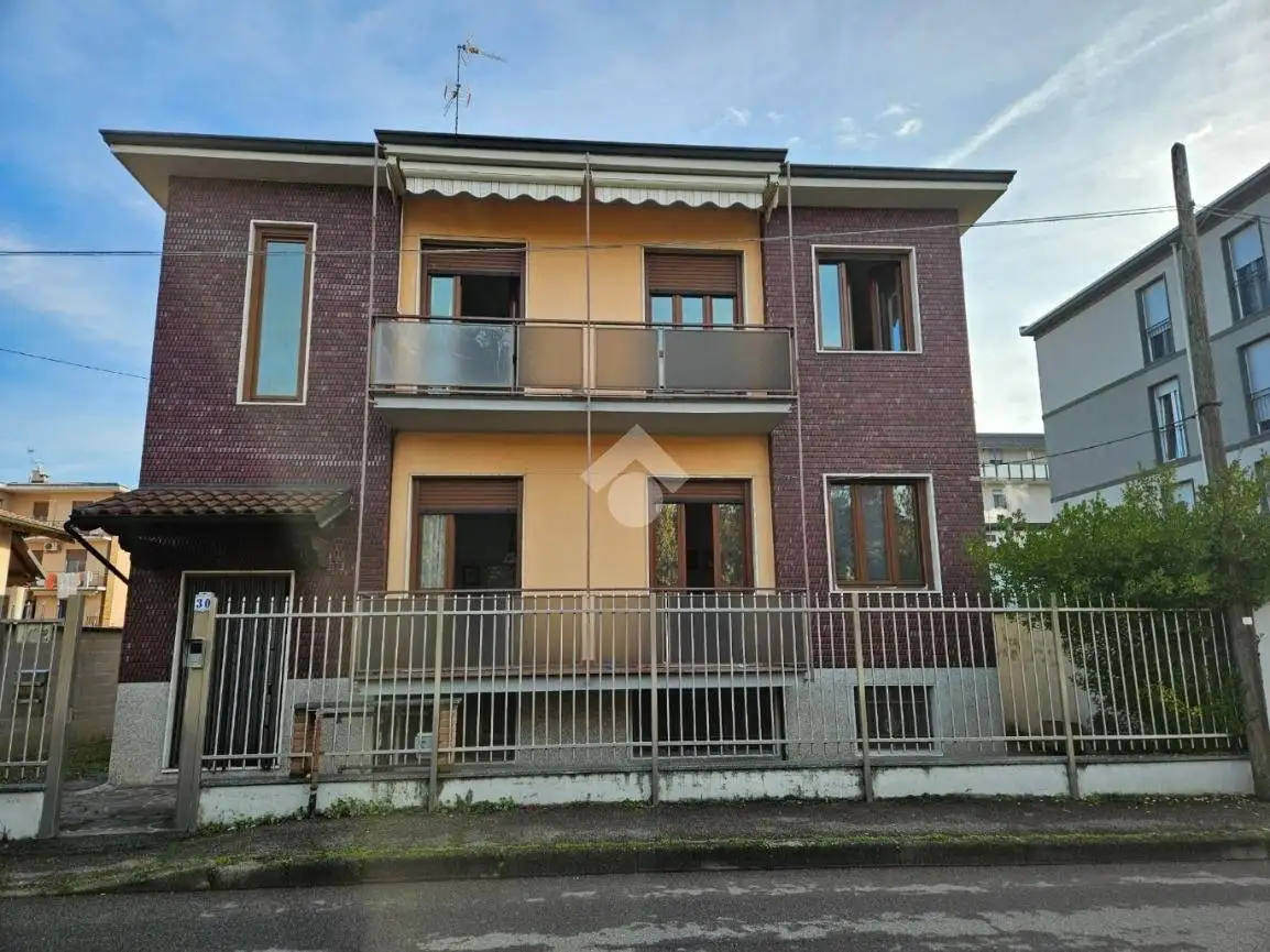 Villa in vendita a Corbetta