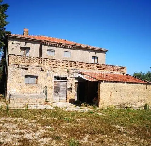 Rustico - Casale in vendita a Collecorvino