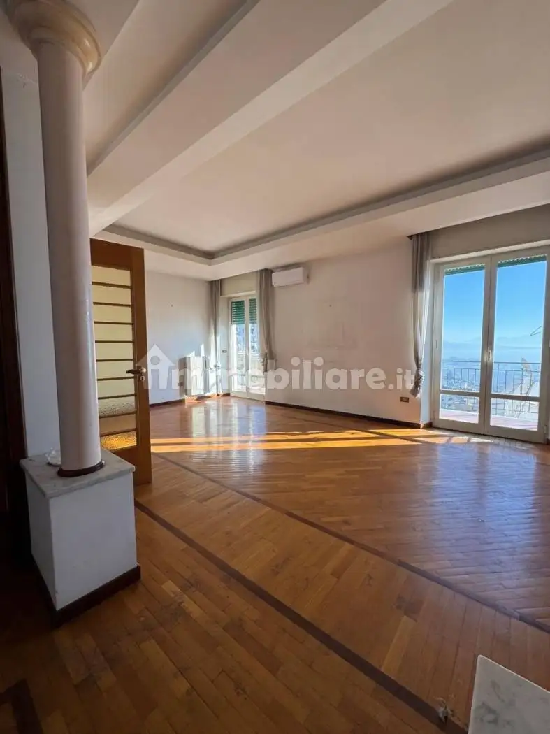 Appartamento in affitto a Napoli