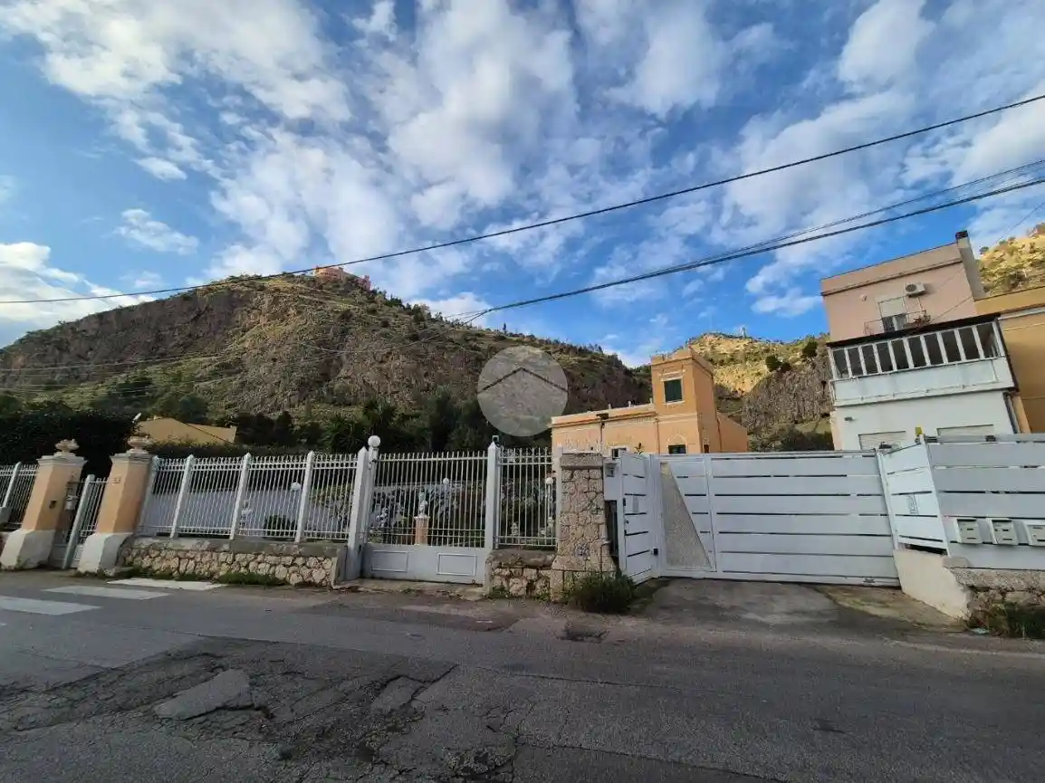 Trilocale via Bonanno Pietro 18, Montepellegrino, Palermo - foto 2