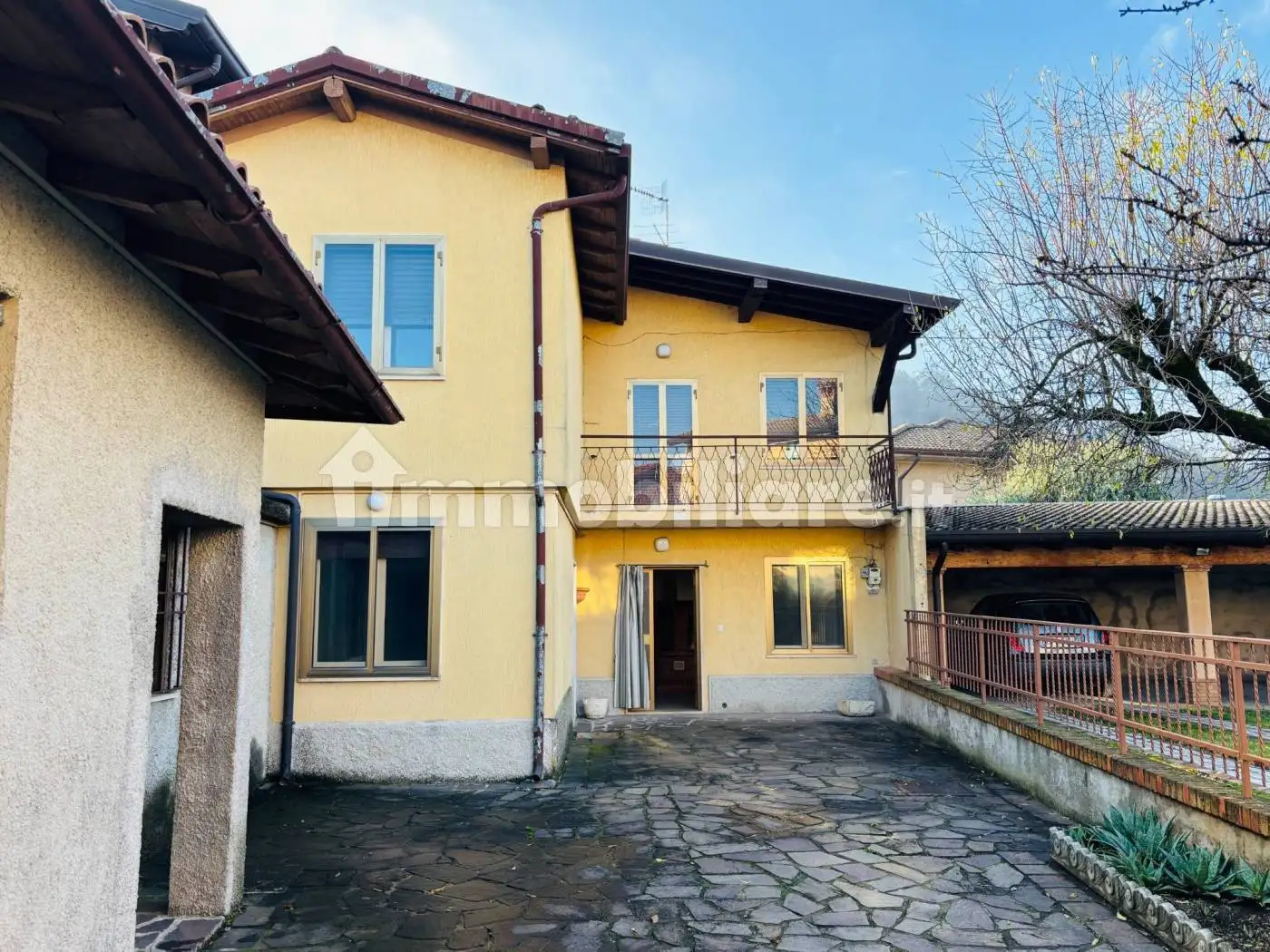 Casa indipendente in vendita a Serle