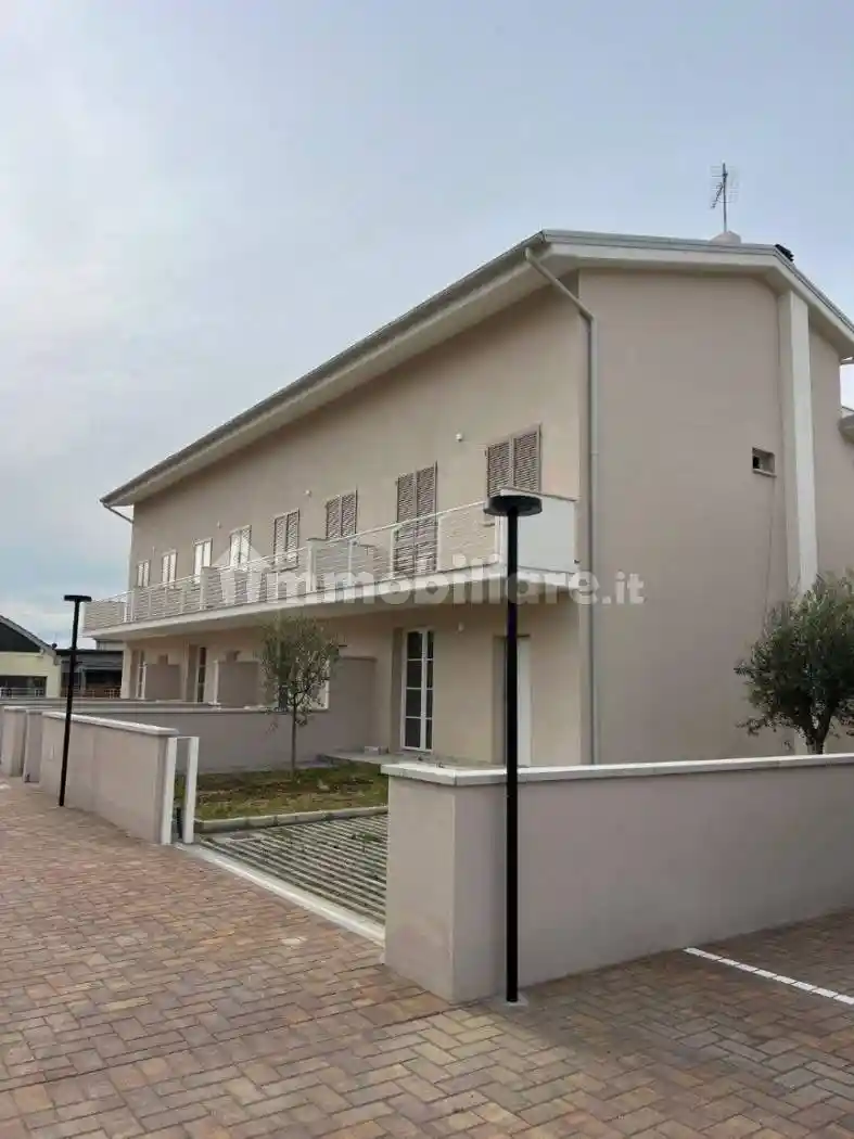 Villetta a schiera in vendita a Montale