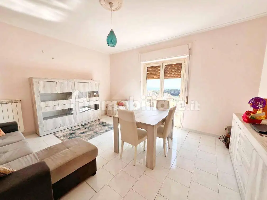 Appartamento in affitto a Montefiascone